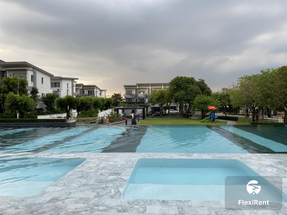 ทาวน์ อเวนิว พระราม 9 (Town Avenue Rama 9)