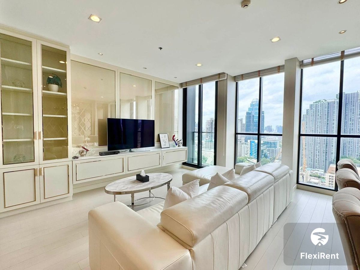 โนเบิล เพลินจิต (Noble Ploenchit)