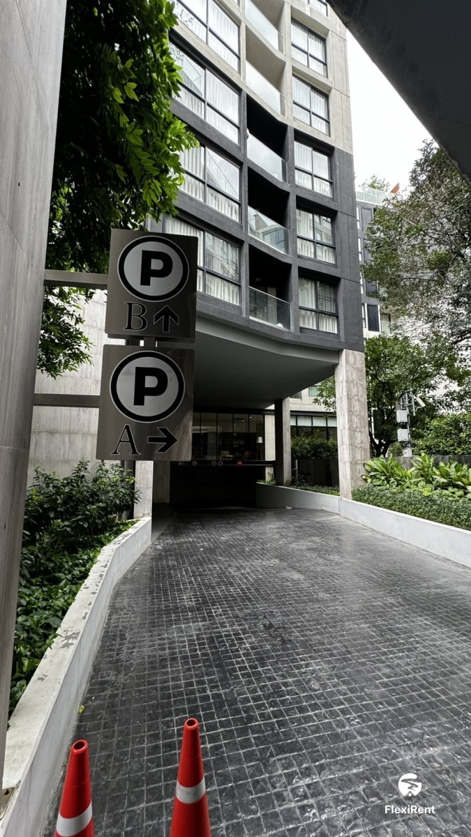 ลิฟ แอท 49 (Liv@49 (Sukhumvit 49)) รูปที่ 10
